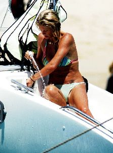 Model Rachel Hunter bikini pictures