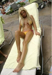 Sexy Actress Tara Reid bikini pictures