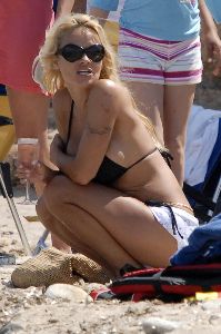 Sexy actress and model Pamela Anderson bikini pictures