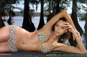 Supermodel Noemie Lenoir bikini pictures