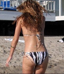 Model Molly Sims bikini pictures