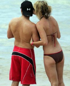 Television host Nancy O'Dell bikini pictures