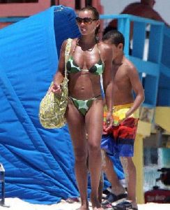 Singer Vanessa L. Williams bikini pictures