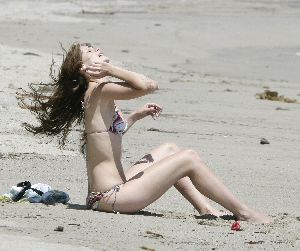 Actress Mischa Barton bikini pictures