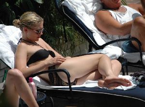 Actress Kirsten Dunst black bikini pictures