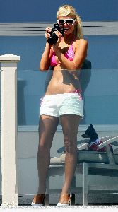 Sexy Paris Hilton  pink bikini pictures