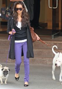 Actress Jessica Alba pictures Walking Her Dogs In Vancouver, Canada in August 2007