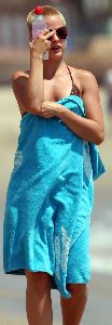 Actress Mena Suvari pictures Drinks EVIAN at The Beach!