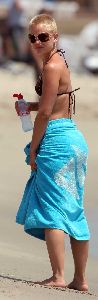 Actress Mena Suvari pictures Drinks EVIAN at The Beach!