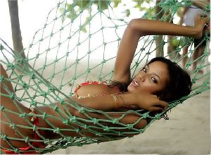 Supermodel Selita Ebanks sexy bikini pictures