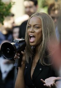 Supermodel Tyra Banks show pictures