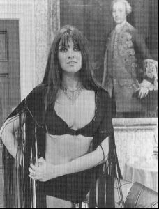 caroline munro : 5