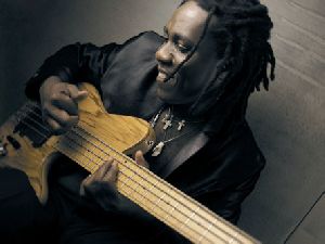 Richard Bona : Richard-Bona-ud04