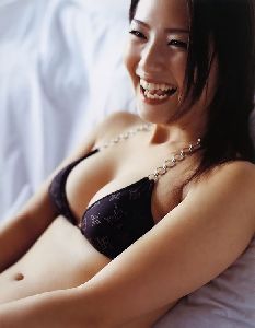 Model Haruna Yabuki bikini pictures