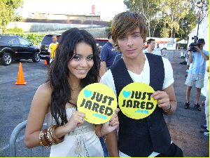 Vanessa Hudgens picture with Zac Efron at the Teen Choice Awards 2007