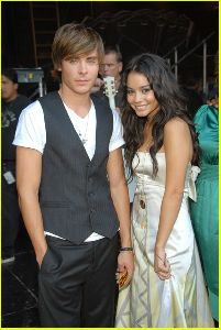 Vanessa Hudgens picture with Zac Efron at the Teen Choice Awards 2007