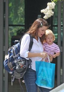 Actress Jennifer Garner pic with her daughter Violet at a library in the Pacific Palisades