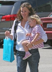 Actress Jennifer Garner pic with her daughter Violet at a library in the Pacific Palisades