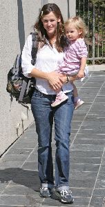 Actress Jennifer Garner pic with her daughter Violet at a library in the Pacific Palisades