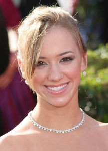 Andrea Bowen : Andrea Bowen-11