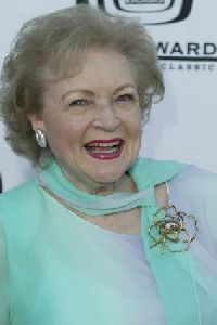 Betty White : Betty White-SGG-042222