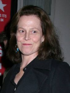 Sigourney Weaver : Sigourney Weaver-JTM-021227