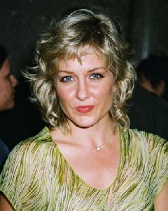 Amy Carlson : Amy Carlson-1