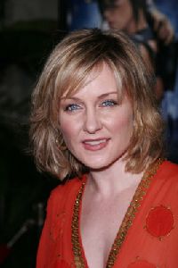 Amy Carlson : Amy Carlson-5