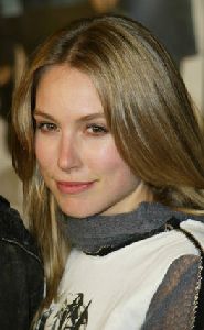 Sarah Carter : Sarah Carter-SGG-039757