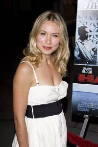 Sarah Carter : Sarah Carter-11