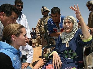 Sexy Angelina Jolie picture during her visit to Iraqi refugees in Syria