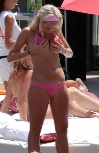 Sexy Jennifer Ellison pink bikini picture/pic