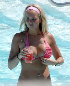 Sexy Jennifer Ellison pink bikini picture/pic