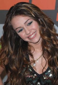 Miley Cyrus at the VH1 2006 Awards