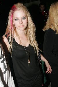 Avril Lavigne see through top pic