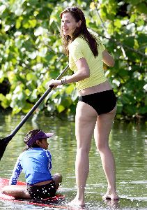 Sexy Jennifer Garner pictures in bikini learning to paddle surf in Hawaii