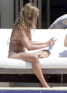 Sexy Jennifer Aniston bikini photos in Mexico