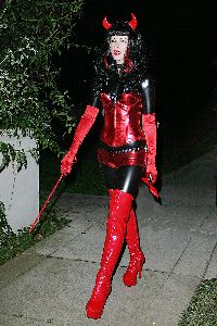 Sexy Kate Beckinsale as a Horny Devil pictures at the Halloween costume