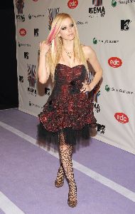 Sexy Avril Lavigne nice dress pictures at the MTV Europe Music Awards