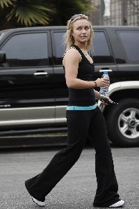 Sexy Hayden Panettiere pictures after the gym