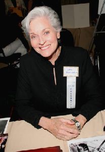 Lee Meriwether : Lee 20Meriwether-SGS-026982