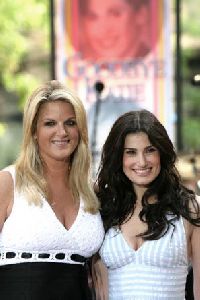 Idina Menzel : Idina 20Menzel-11