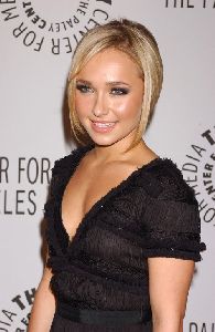 Sexy Hayden Panettiere black dress photos at the Paley Center for Media Honors Jeff Zucker and Dick Ebersol on November 12th 2007