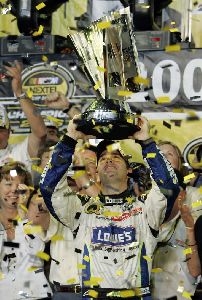 Jimmie Johnson : Johnson wins championship