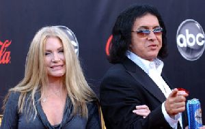 Shannon Tweed and Gene Simmons pics at 2007 American Music Awards