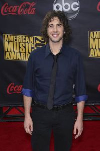 Josh Groban pictures at 2007 American Music Awards