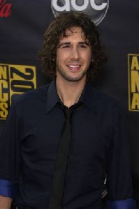 Josh Groban pictures at 2007 American Music Awards