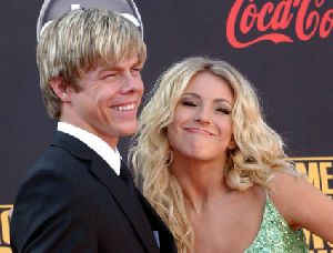 Derek Hough and Julianne Hough pictures at 2007 American Music Awards