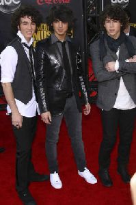 Jonas Brothers pictures at 2007 American Music Awards