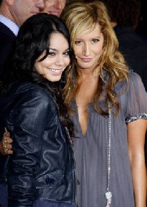 Ashley Tisdale and Vanessa Hudgens on the red carpet